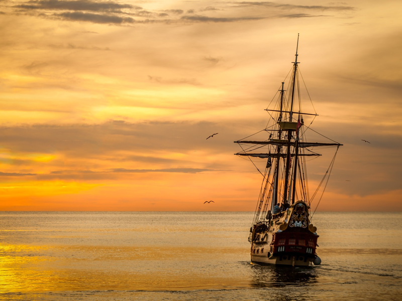 Photo of a ship credit to Pixabay on Pexels